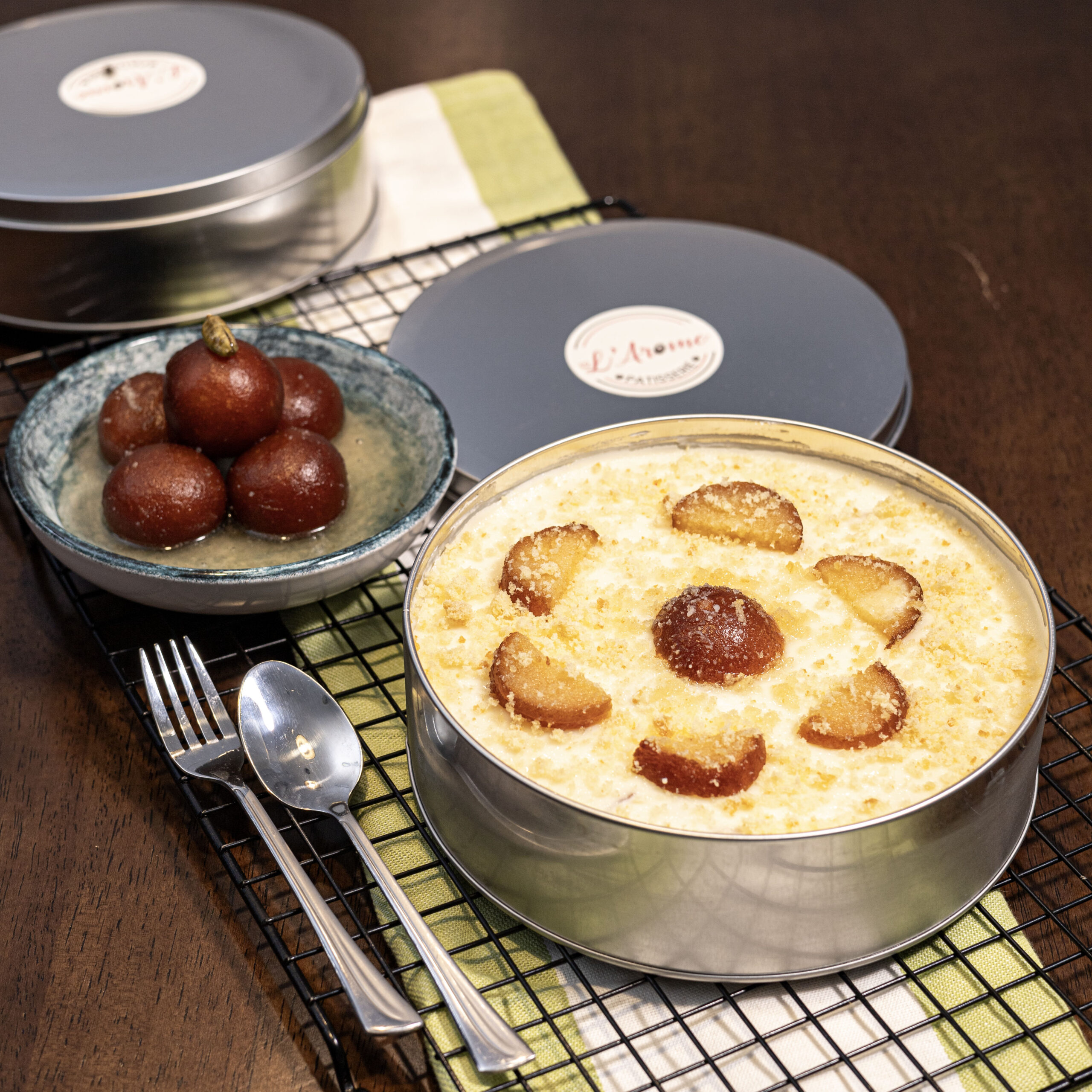 GulbaJamunCake1.jpg Gulab Jamun Dream Cake 500g-600g - Image 1