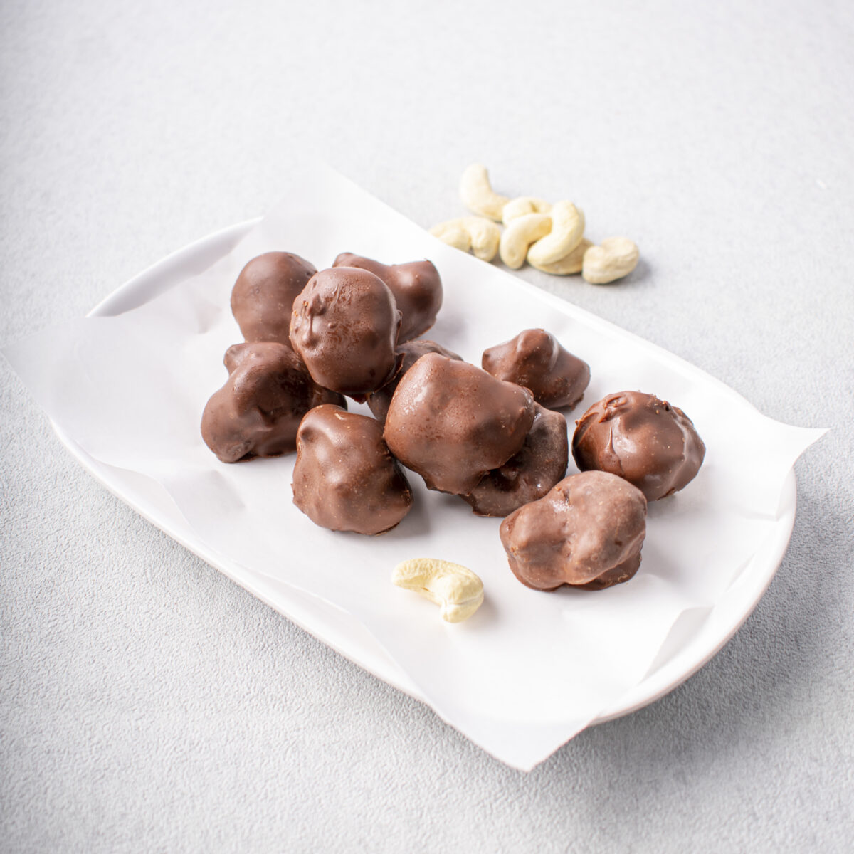 Cashew Nut Torrone Chocolate (320g) - Image 2