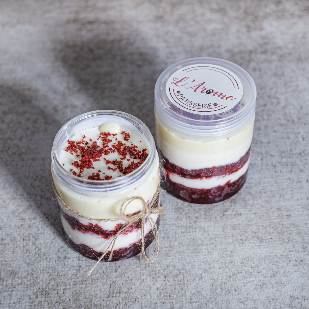 Red Velvet White Chocolate Jar Dream Cake - Image 2